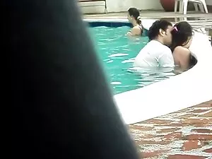 ხელბორკილი დედა, მექ ...