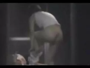 პატიმარი ლესბო, ხელბ ...